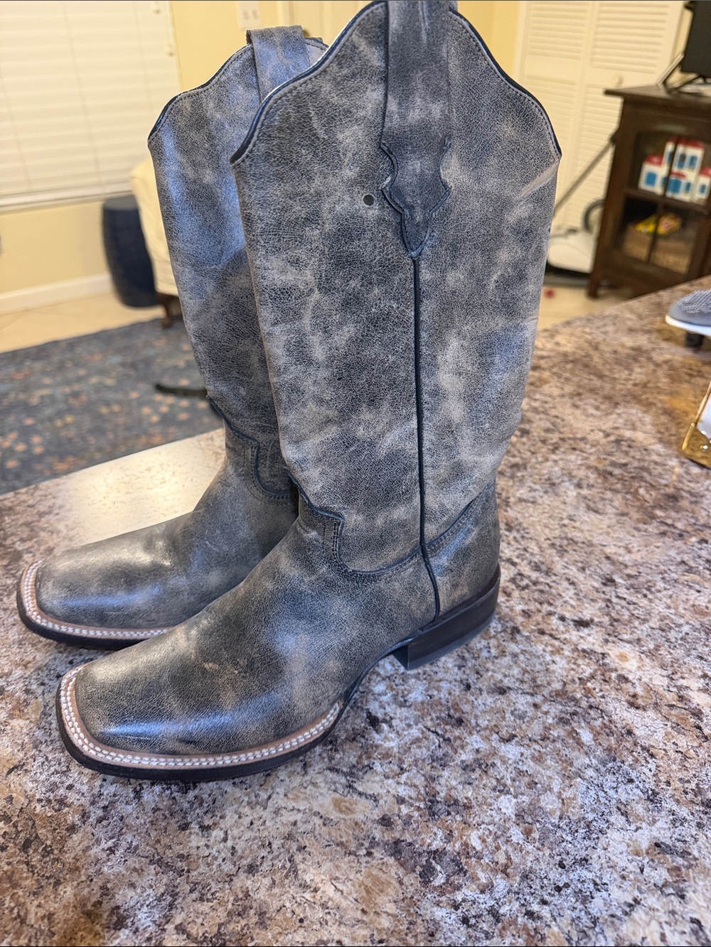 Roper Women's Distressed Brown Leather Square Toe Cowboy Boots Size 7